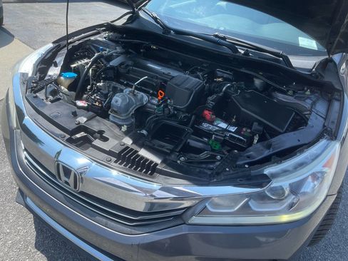 Used 2017 Honda Accord EX-L image 37