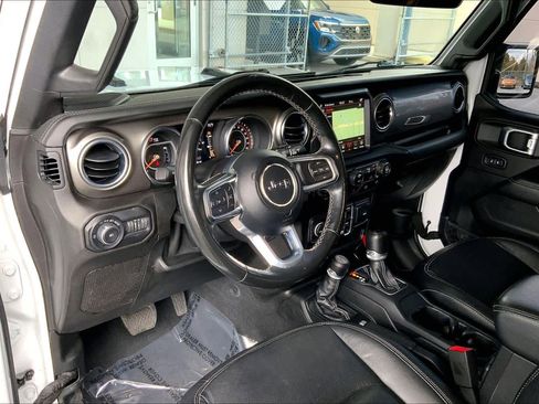 Used 2020 Jeep Wrangler Unlimited Sahara w/ Uconnect 4C Nav & Sound Group image 17