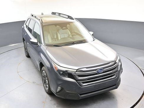 Used 2025 Subaru Forester Premium AWD/4WD image 43