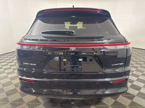 Used 2025 Toyota Crown Signia w/ Advanced Technology Package image 22