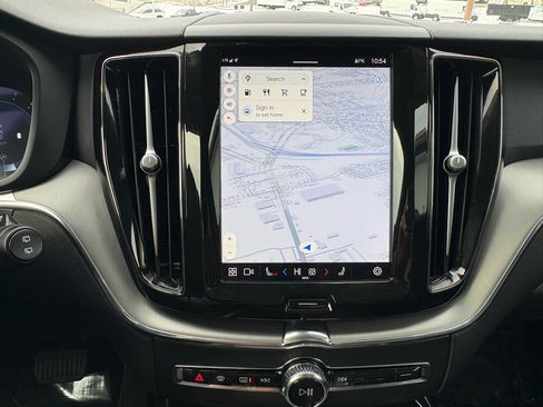 Used 2024 Volvo XC60 B5 Core image 33