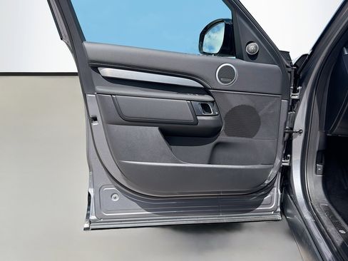 New 2026 Land Rover Discovery Limited Edition AWD/4WD image 23