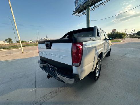Used 2005 Chevrolet Avalanche Z66 w/ Sun And Sound Package image 5