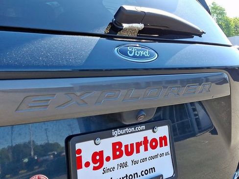 Used 2023 Ford Explorer XLT w/ Equipment Group 202A AWD/4WD image 30