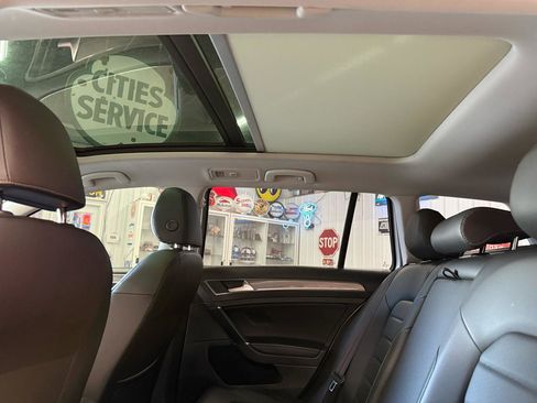 Used 2017 Volkswagen Golf Alltrack SEL image 20