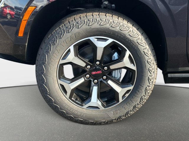 New 2026 GMC Yukon AT4 w/ AT4 Premium Package AWD/4WD image 10