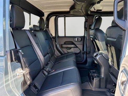 New 2025 Jeep Gladiator Sport image 26