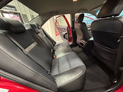 Used 2014 Toyota Camry SE image 41