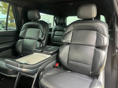 Certified 2025 Lincoln Navigator L Reserve w/ Jet Appearance Package AWD/4WD image 14
