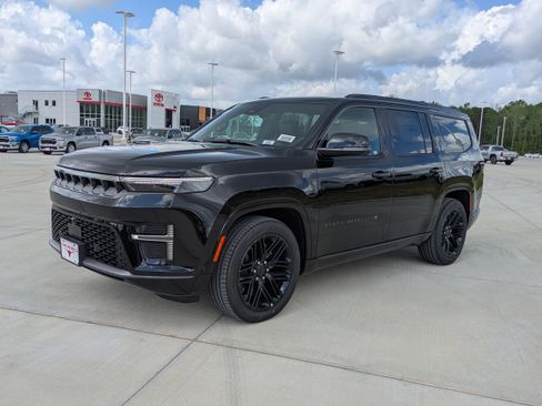 New 2026 Jeep Grand Wagoneer Limited AWD/4WD image 3