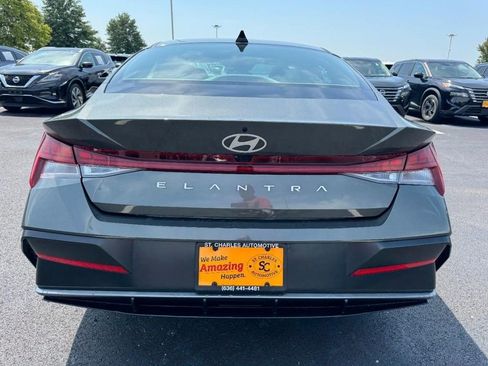 Certified 2024 Hyundai Elantra SEL w/ Convenience Package FWD image 4