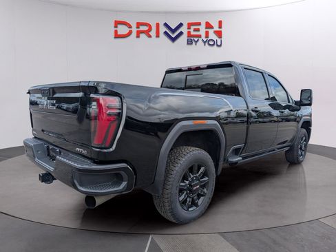 Used 2025 GMC Sierra 2500 AT4 w/ AT4 Premium Plus Package image 6