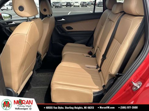 Used 2024 Volkswagen Tiguan SE AWD/4WD image 12