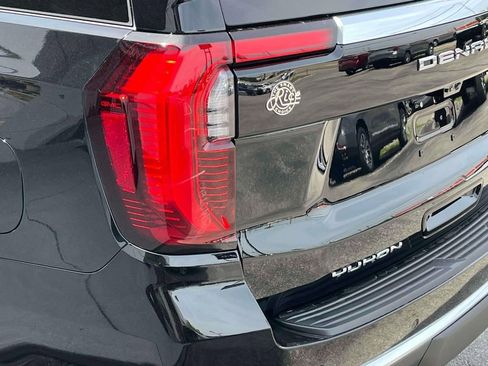 New 2026 GMC Yukon XL Denali w/ Denali Reserve Package AWD/4WD image 10