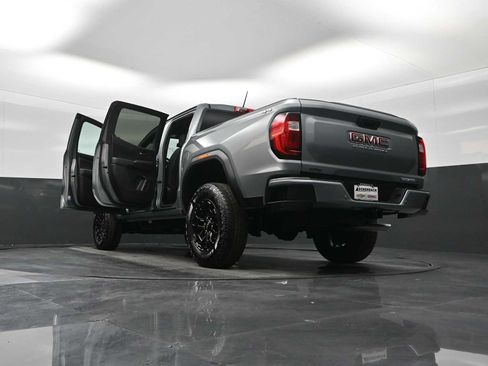 New 2026 GMC Canyon Elevation w/ Convenience Package image 31