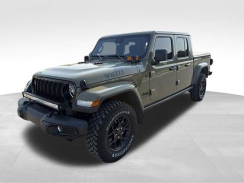 Used 2025 Jeep Gladiator Sport AWD/4WD image 7