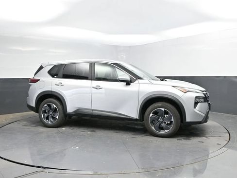 Used 2025 Nissan Rogue SV AWD/4WD image 5