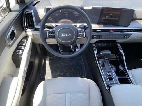 Used 2025 Kia Sorento SX FWD image 12