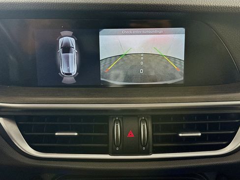 Used 2023 Alfa Romeo Stelvio Ti image 23