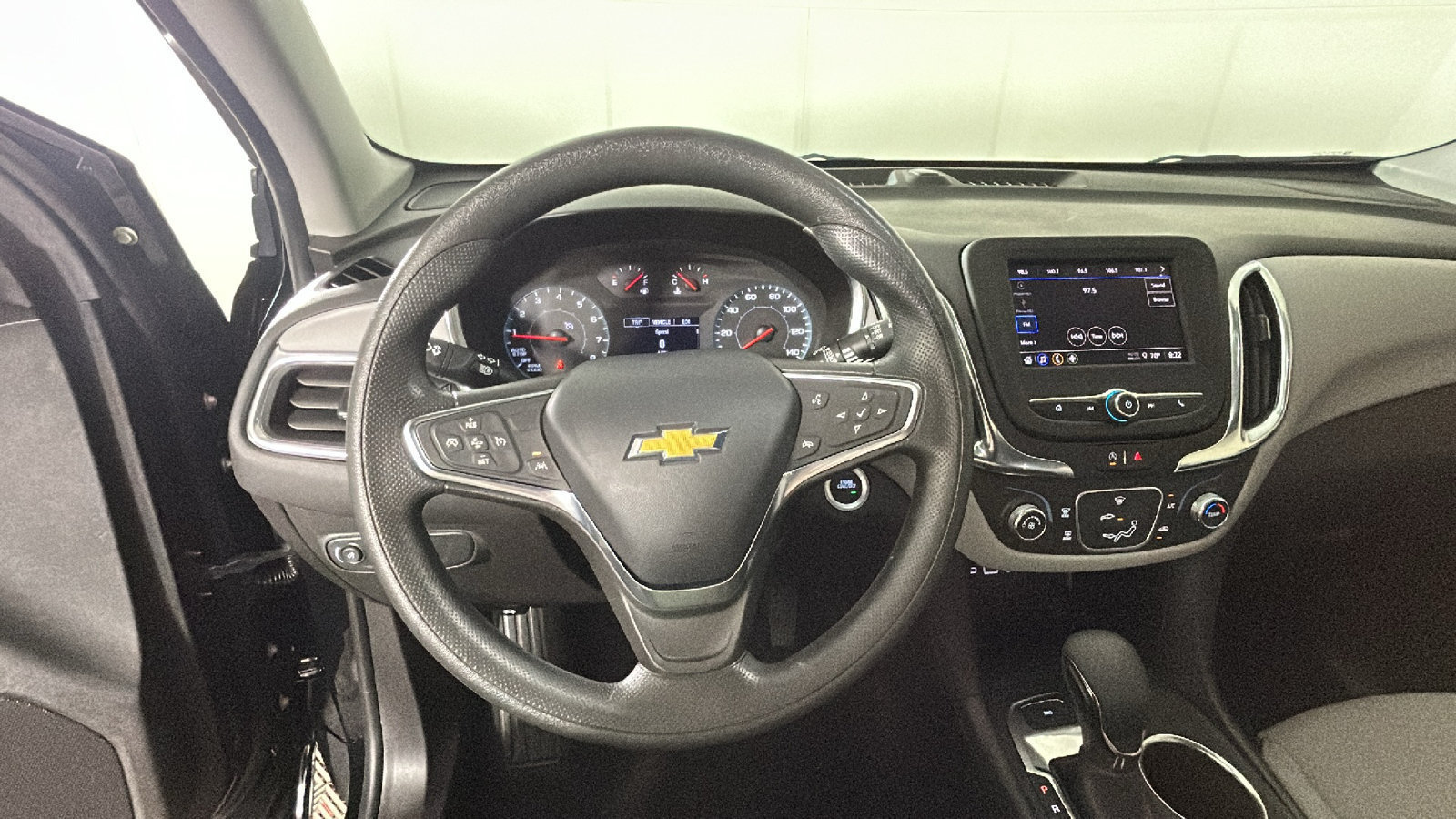 Used 2024 Chevrolet Equinox LS AWD/4WD image 16