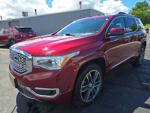 Used 2018 GMC Acadia Denali w/ Technology Package AWD/4WD image 3