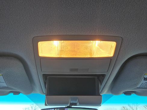 Used 2011 Toyota Camry image 36