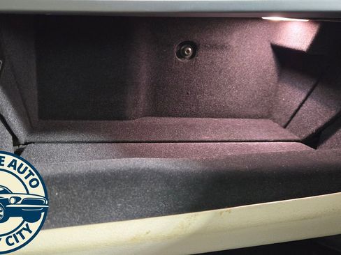 Used 2017 BMW X6 xDrive50i w/ Executive Package image 22