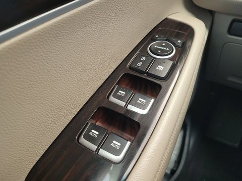 Used 2020 Kia Sorento LX AWD/4WD image 27
