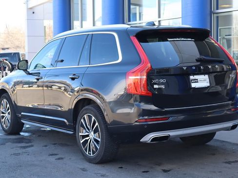 Used 2020 Volvo XC90 T6 Momentum image 3
