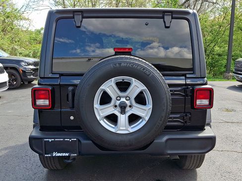 Certified 2019 Jeep Wrangler Sport image 5