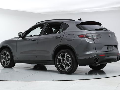 New 2025 Alfa Romeo Stelvio Sprint w/ Convenience Package AWD/4WD image 4