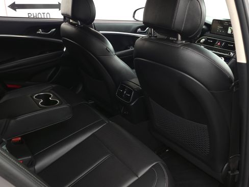 Used 2022 Genesis G70 2.0T image 27