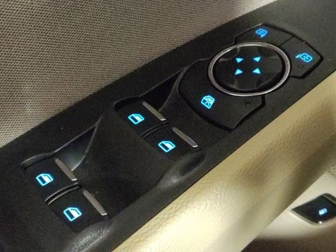 Used 2019 Ford Fusion SE image 27