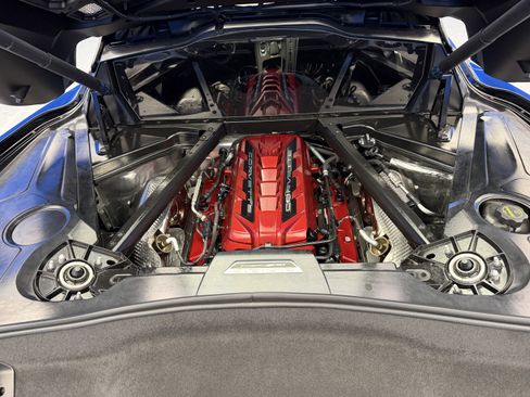 Used 2025 Chevrolet Corvette Stingray Preferred Cpe w/ Z51 Performance Package RWD image 28