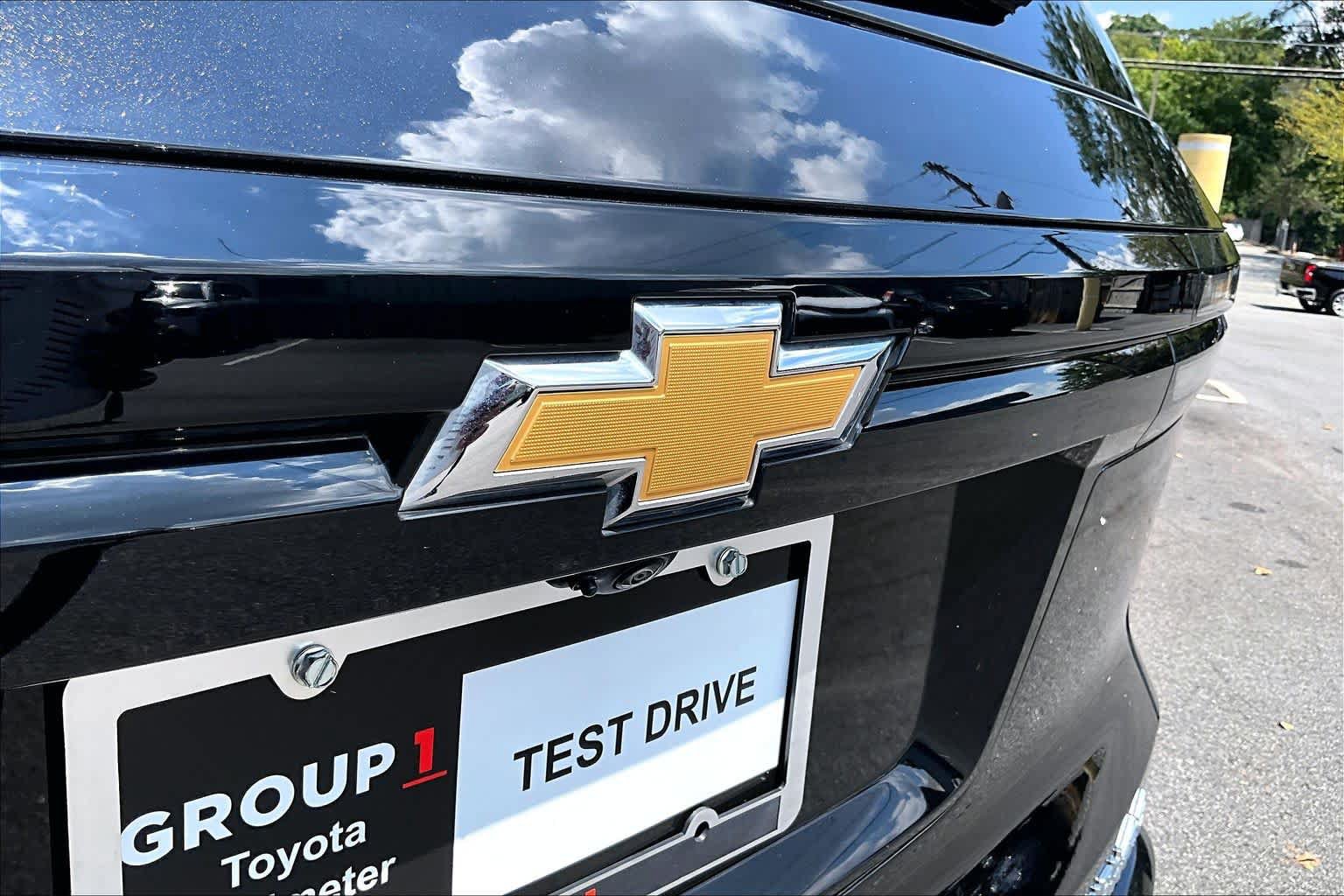 Used 2025 Chevrolet Traverse High Country w/ LPO, Floor Liner Package FWD image 90