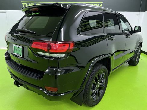 Used 2021 Jeep Grand Cherokee Altitude AWD/4WD image 10
