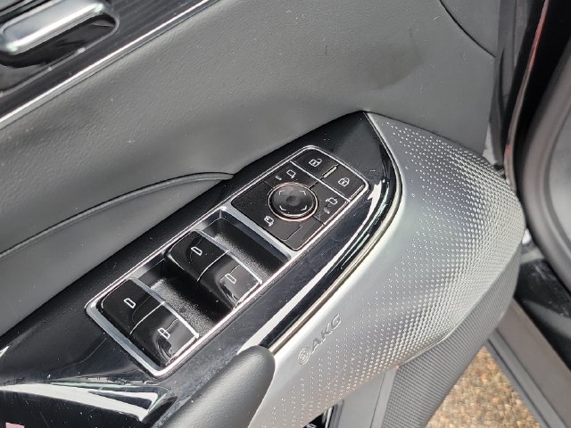Certified 2024 Cadillac Lyriq Luxury AWD/4WD image 8