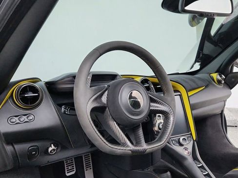 Used 2018 McLaren 720S Performance image 17