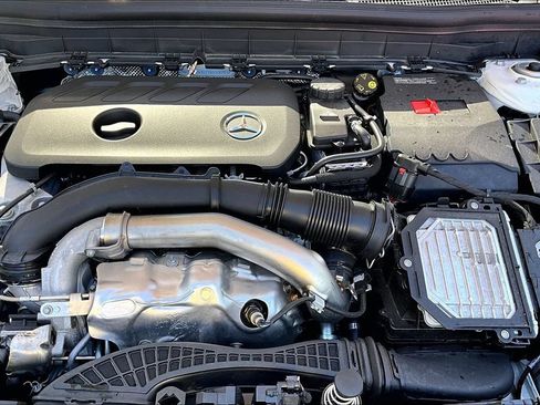 Used 2026 Mercedes-Benz GLB 250 4MATIC image 9