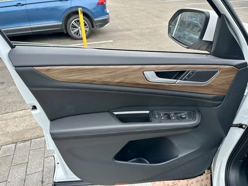 New 2026 Volkswagen Atlas SE image 10