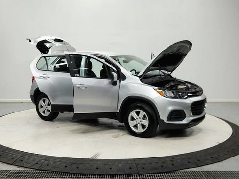 Used 2017 Chevrolet Trax LS AWD/4WD image 10