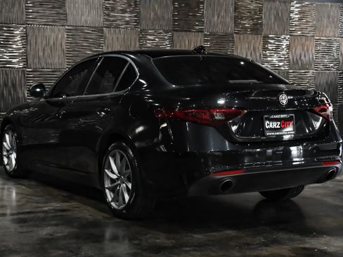 Used 2017 Alfa Romeo Giulia Sprint w/ Cold Weather Package image 11