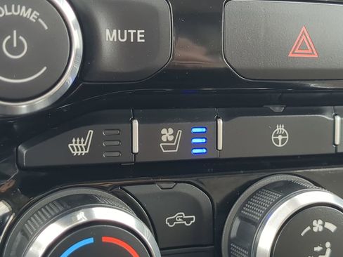 Used 2019 RAM 1500 Laramie image 22