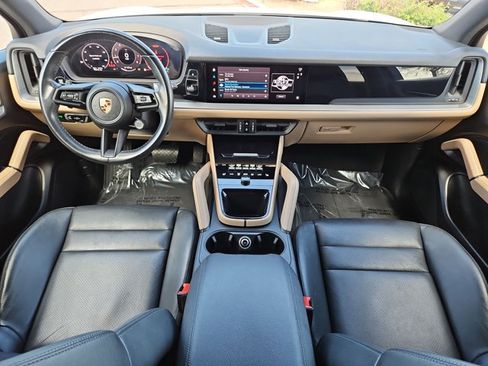Used 2024 Porsche Cayenne AWD/4WD image 22