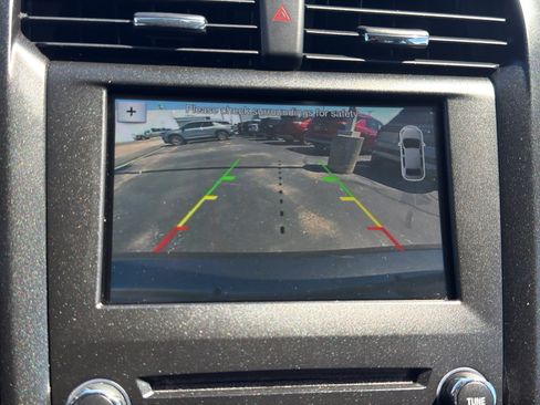 Used 2018 Ford Fusion SE w/ Equipment Group 201A FWD image 19