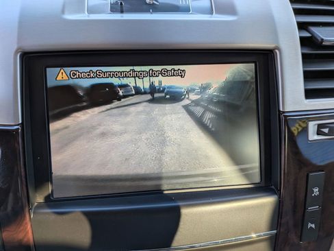 Used 2011 Cadillac Escalade Premium image 59