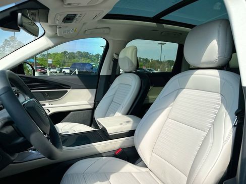 New 2026 Lincoln Nautilus Reserve AWD/4WD image 8