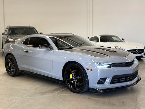 Used 2014 Chevrolet Camaro SS RWD image 2