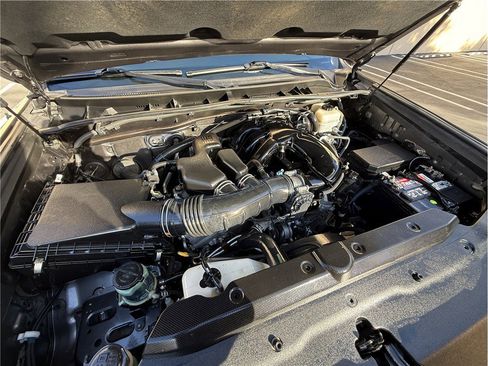 Used 2010 Toyota 4Runner Limited image 27