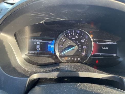 Used 2018 Ford Explorer XLT w/ Equipment Group 201A FWD image 14